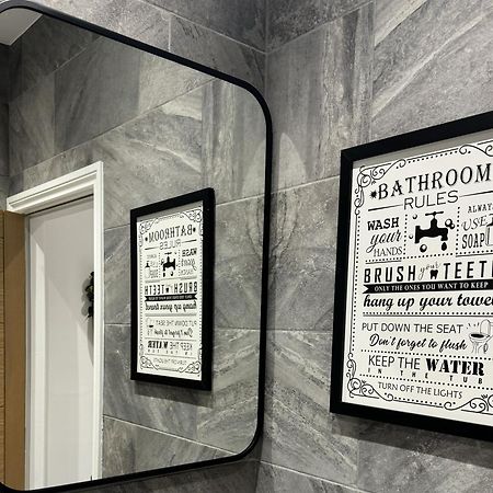 The Crown View - Luxury Apartment - Free Parking Nearby ハロゲート エクステリア 写真