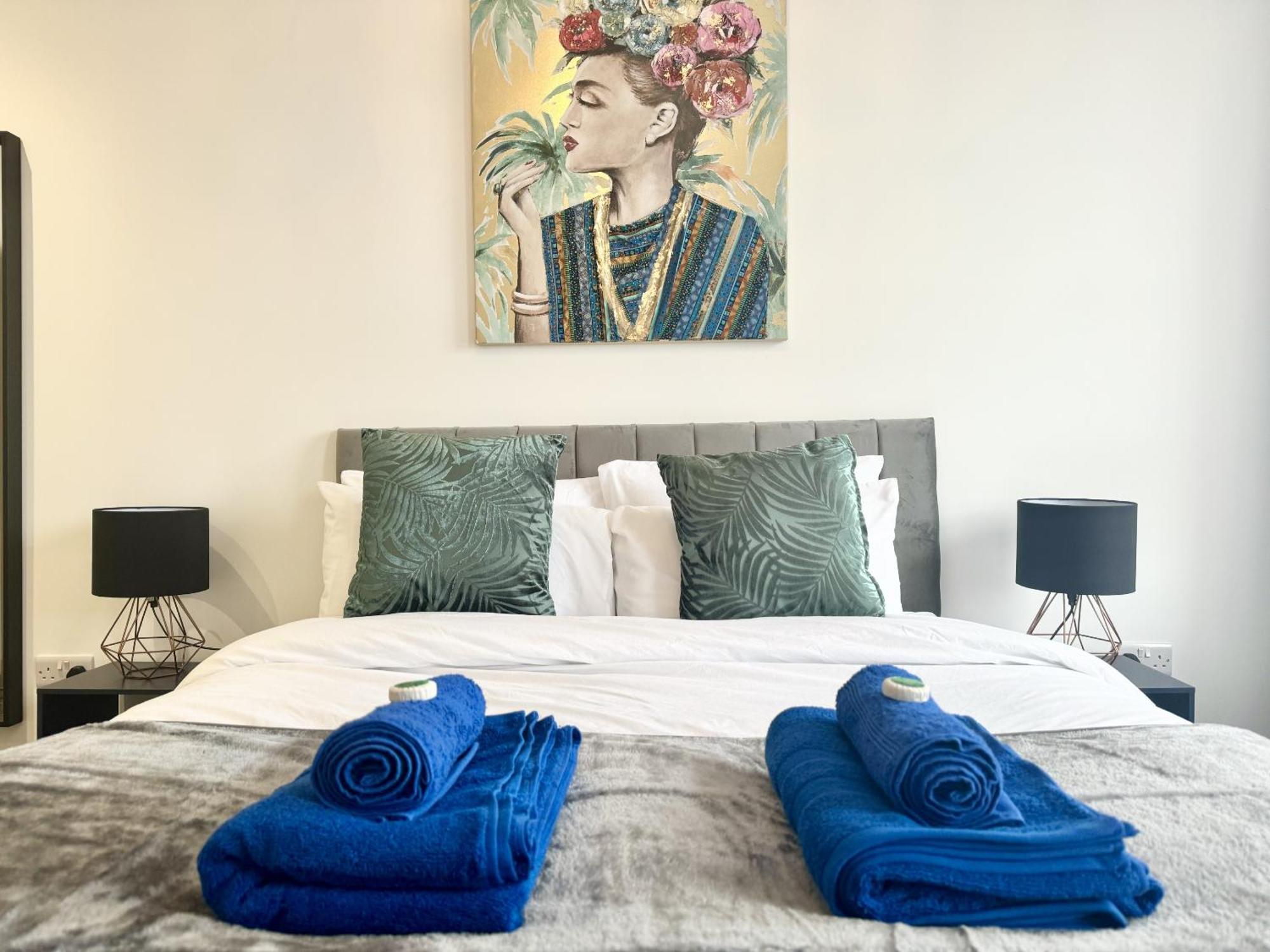 The Crown View - Luxury Apartment - Free Parking Nearby ハロゲート エクステリア 写真
