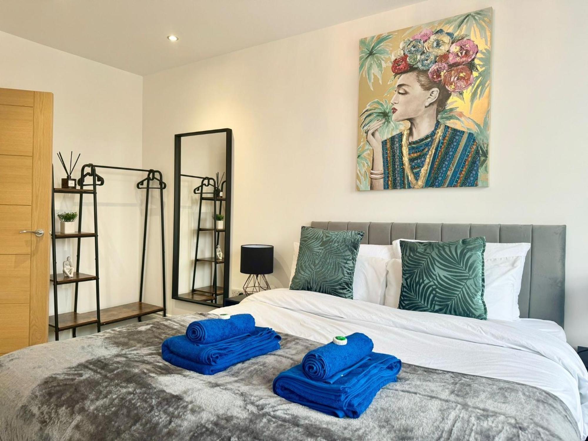 The Crown View - Luxury Apartment - Free Parking Nearby ハロゲート エクステリア 写真